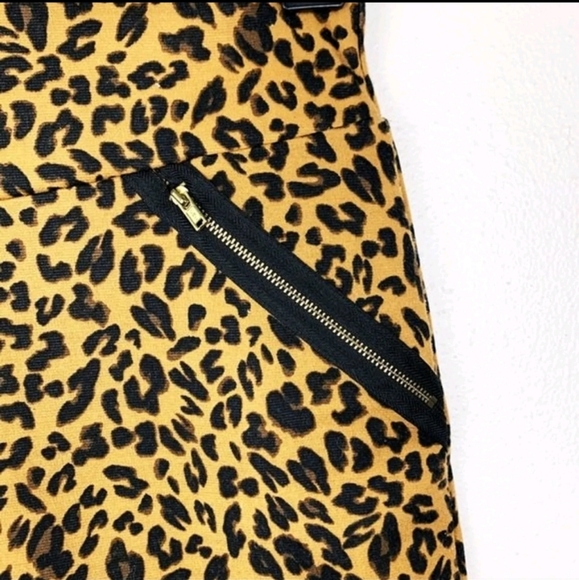 Xhilaration- Leopard Print Sretchy Mini Skirt with Zipper-XL - Picture 2 of 5